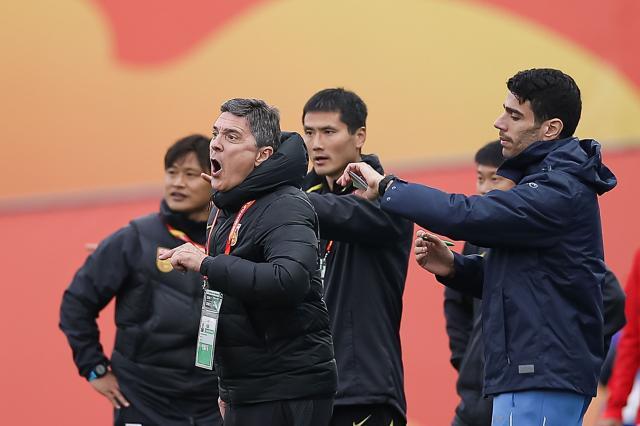 开云官方平台-U21国足海口集训磨合技战术 将热身伊朗U20国家队