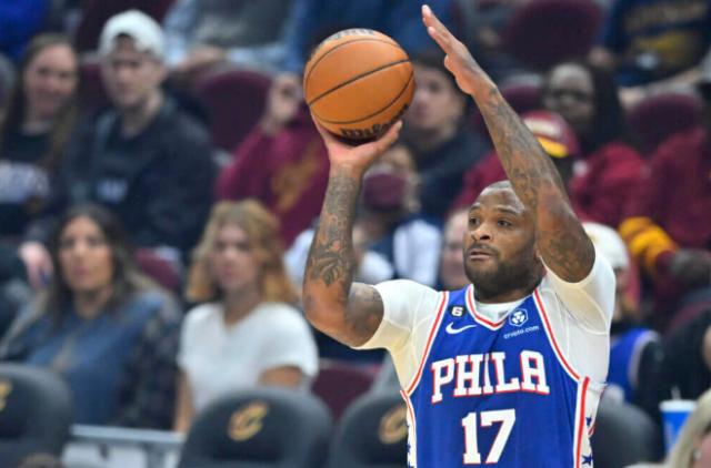 大帝缺席无碍76人季前赛连胜 小阵容实验大获成功